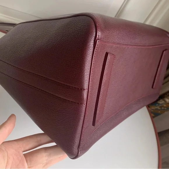 Givenchy Antigona Handbag in Oxblood - Picture 3 of 11